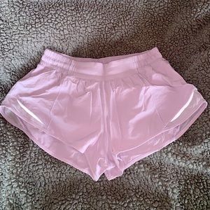 Lululemon Hotty hot shorts 2.5”